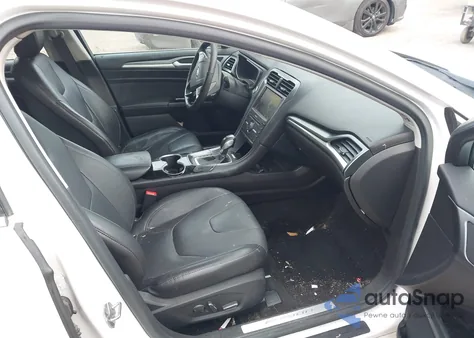 2016 Ford Fusion Titanium z USA, uszkodzony, nr VIN 3FA6P0K92GR255413